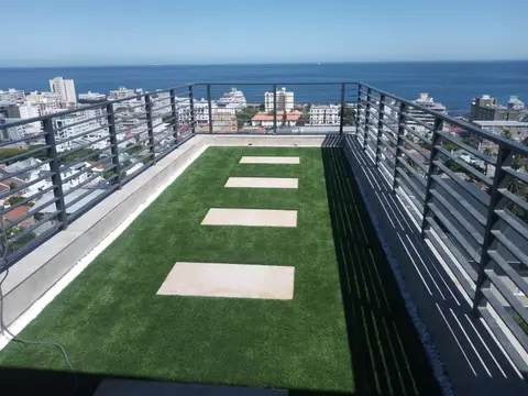 TriBeCa Style Rooftop Garden — view 4