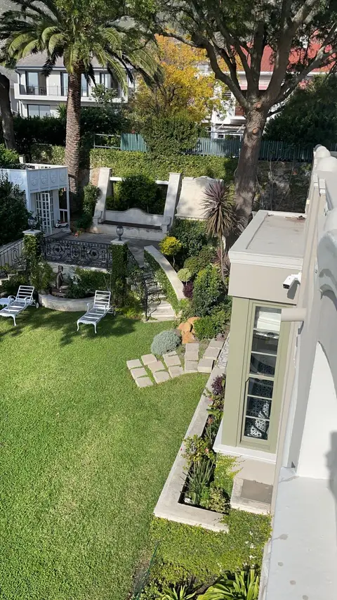 French Villa — view 16