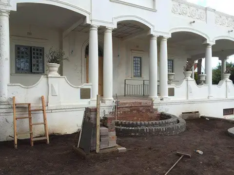 French Villa — view 9